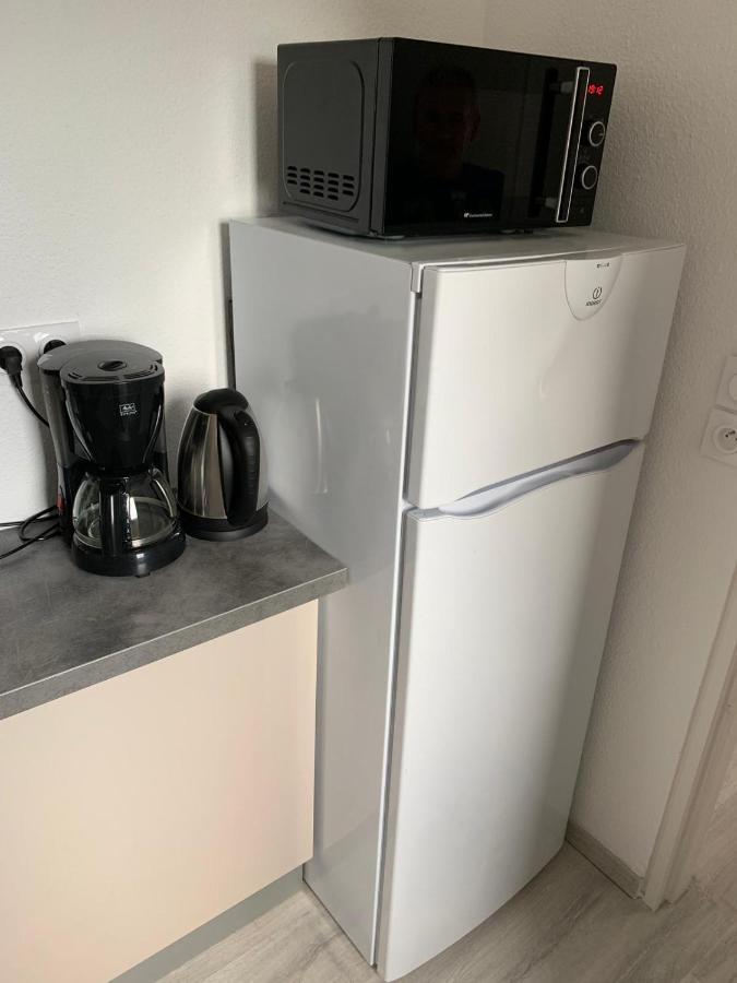 פרפיניין Charmant Studio Avec Climatisation Et Parking מראה חיצוני תמונה